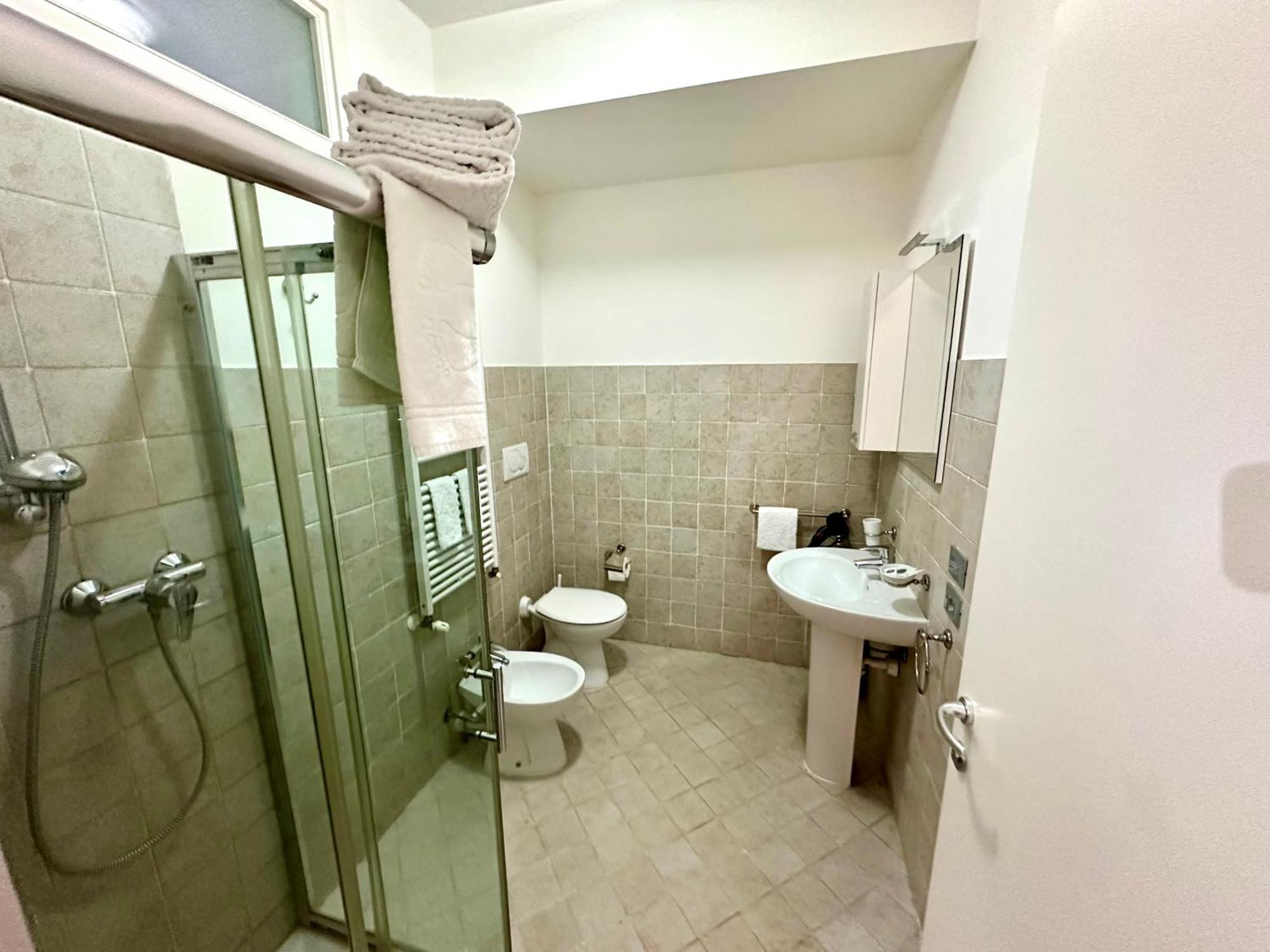 Ai Giardini Rooms -Vicino Ospedale Borgo Trento E Centro Storico Verona Exterior foto